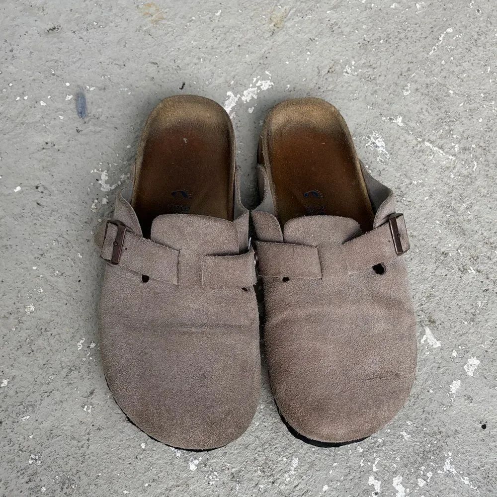 Birkenstock khaki gray clogs
